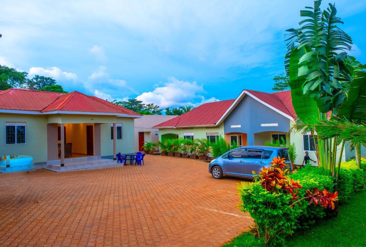 Airport Unique Hotel Entebbe Zewnętrze zdjęcie