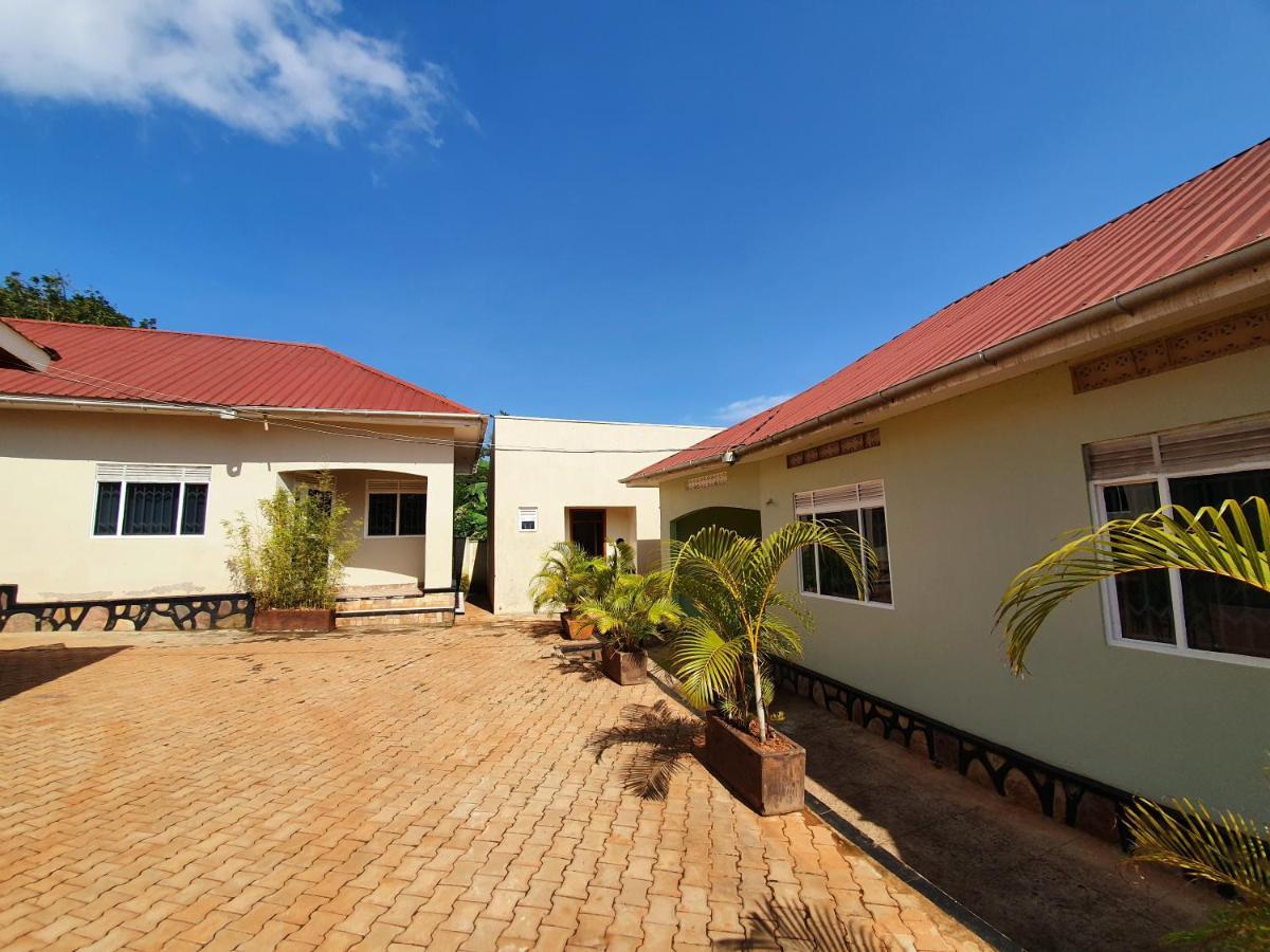 Airport Unique Hotel Entebbe Zewnętrze zdjęcie