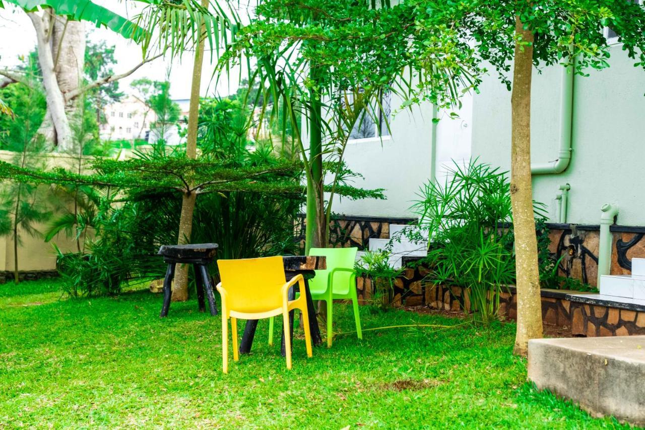 Airport Unique Hotel Entebbe Zewnętrze zdjęcie