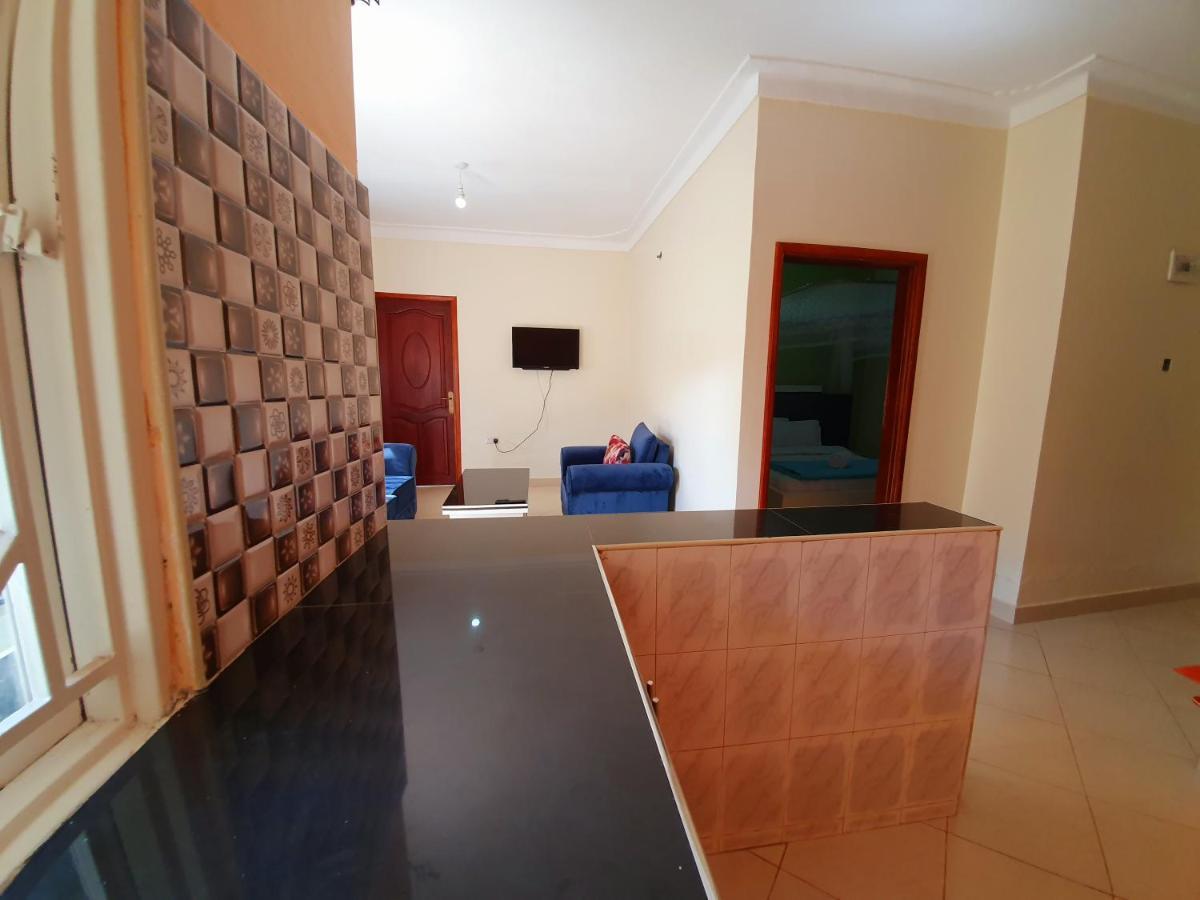 Airport Unique Hotel Entebbe Zewnętrze zdjęcie