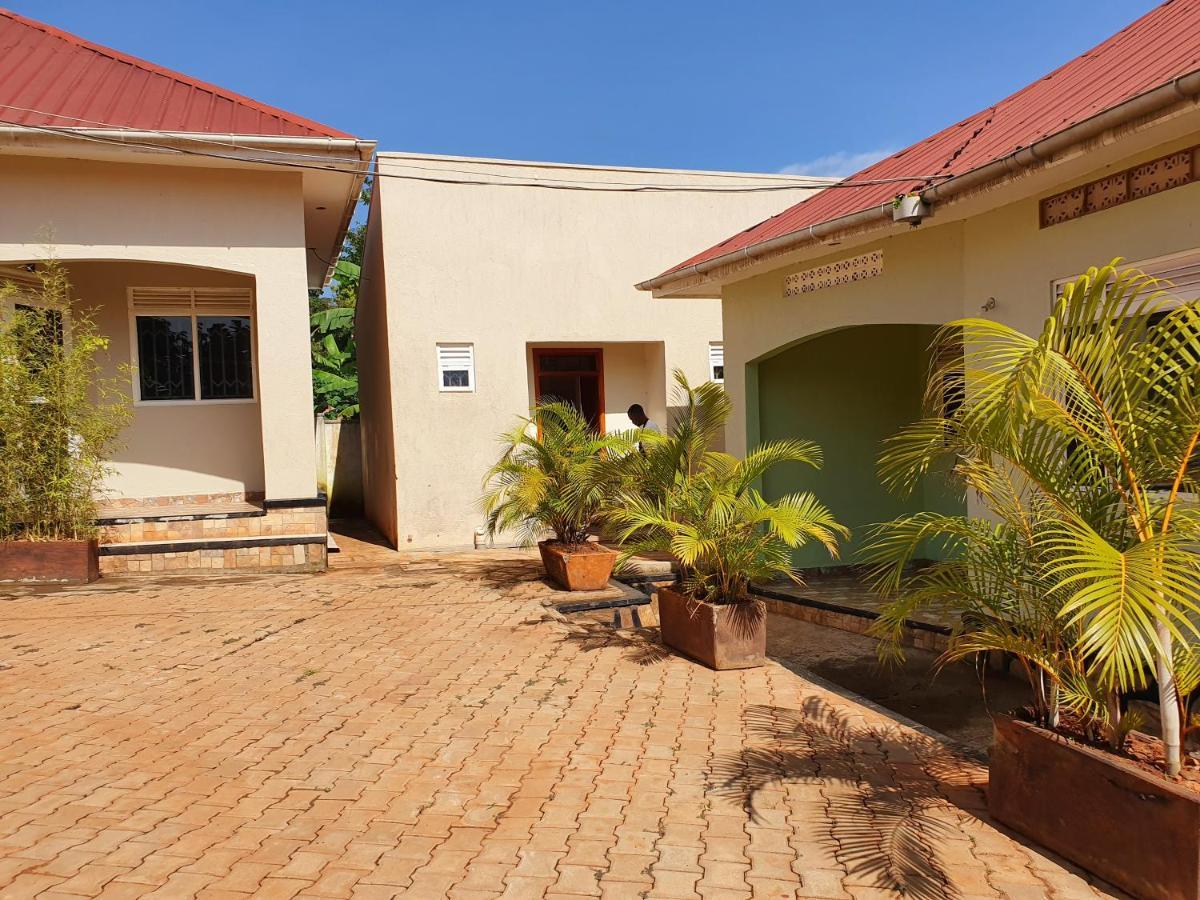 Airport Unique Hotel Entebbe Zewnętrze zdjęcie