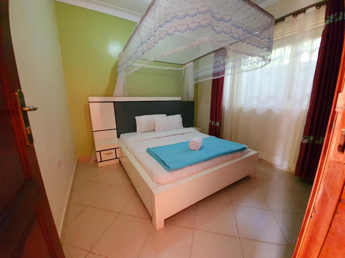 Airport Unique Hotel Entebbe Zewnętrze zdjęcie